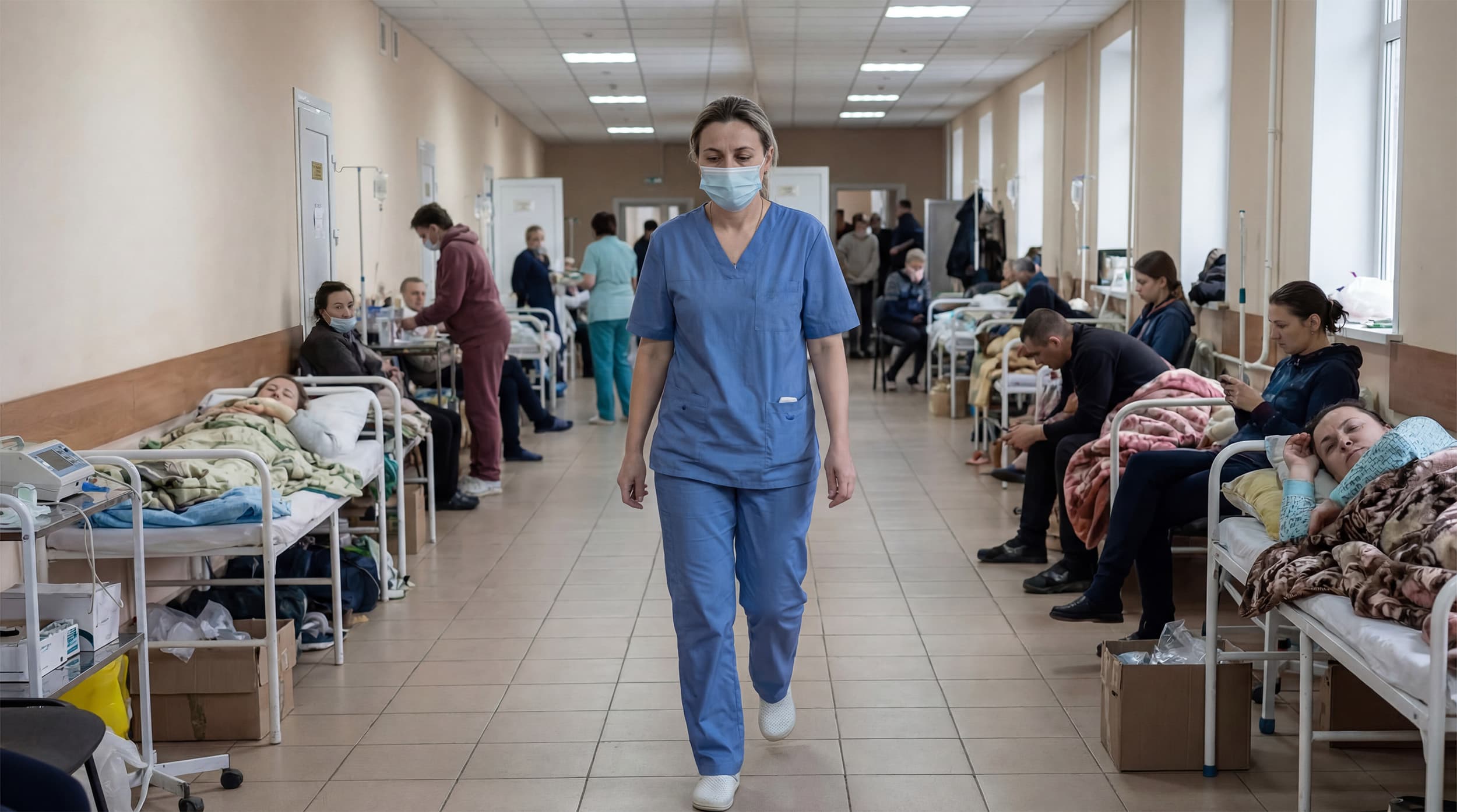 Ukrainian doctors working together